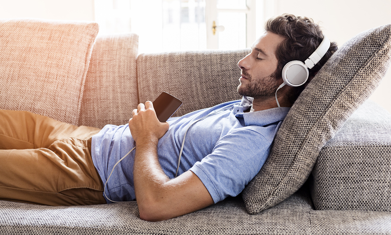 Sonno e musica: ecco cosa ascoltare per rilassarsi e dormire meglio
