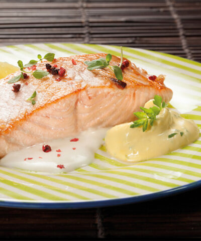 Salmon fillets with marjoram mayonnaise